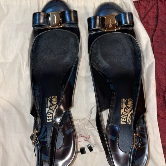 Salvatore Ferragamo Sling Back Heel SZ 11C perfect if you wear 10B - Picture 6 of 8